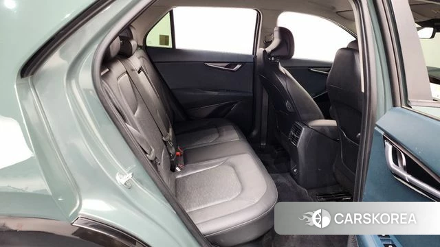 Kia Di Ol Nu Niro 2022 Темно-зеленый из Кореи, фото 3