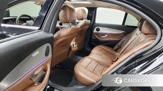 Mercedes-Benz E-Class W213 2018 Черный из Кореи, фото 3
