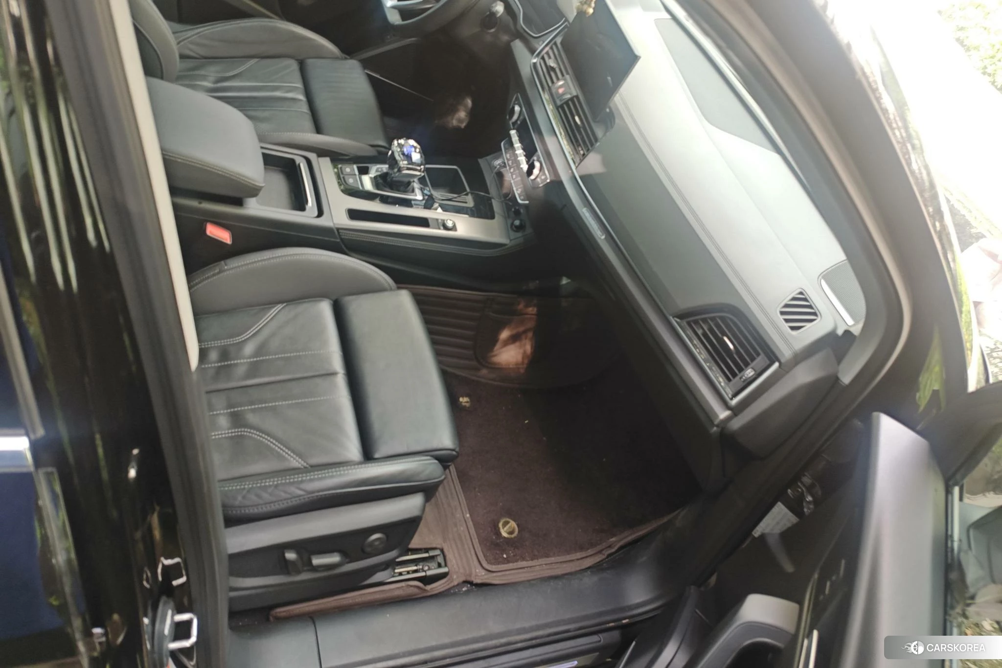 Audi Q5L 2021 Черный из Китая, фото 3
