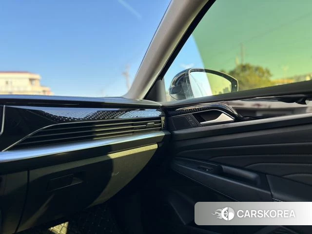 Volkswagen Passat 2023 Черный из Китая, фото 3