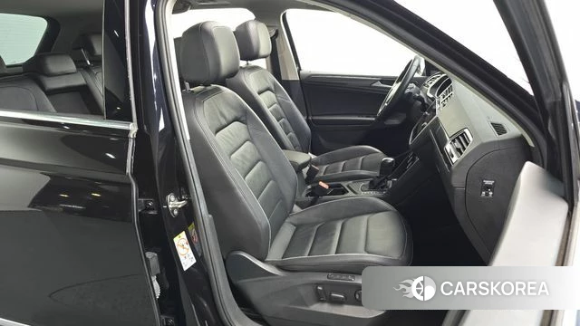 Volkswagen Tiguan second Generation 2020 Черный из Кореи, фото 3