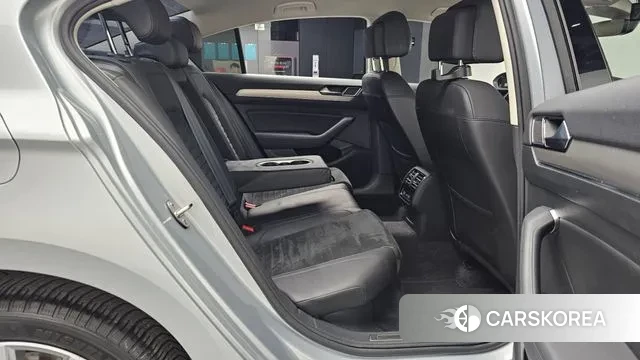 Volkswagen Passat GT (B8) 2018 Серебряный из Кореи, фото 3