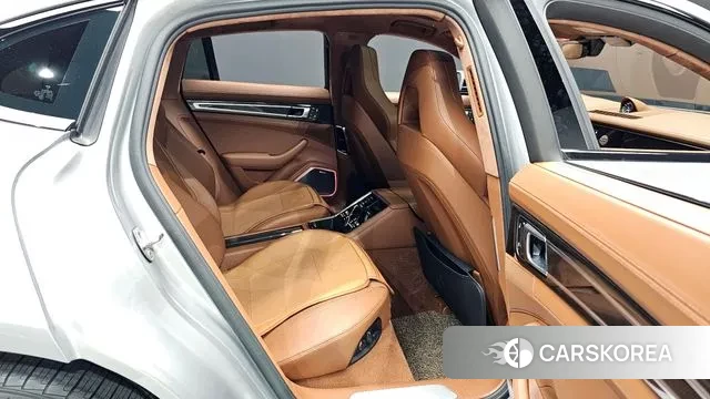 Porsche Panamera (971) 2024 Серебряный из Кореи, фото 3