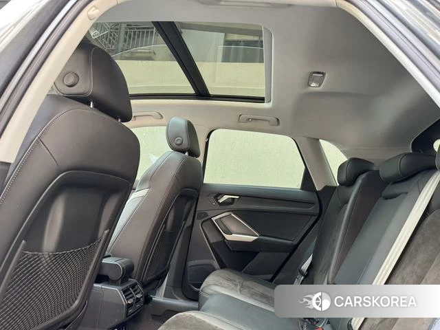 Audi Q3 2022 Темно-серый из Китая, фото 3