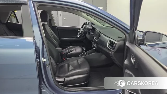 Kia Stonic 2019 Синий из Кореи, фото 3