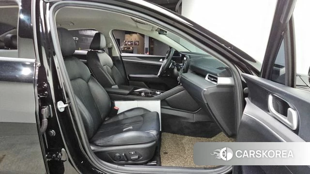 Kia K5 3rd generation 2023 Черный из Кореи, фото 3