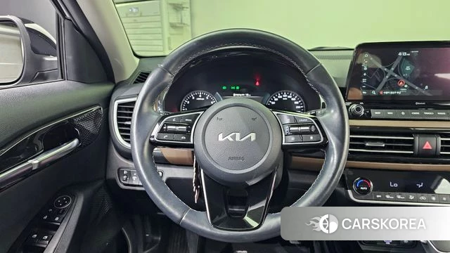 Kia Seltos 2022 Черный из Кореи, фото 3