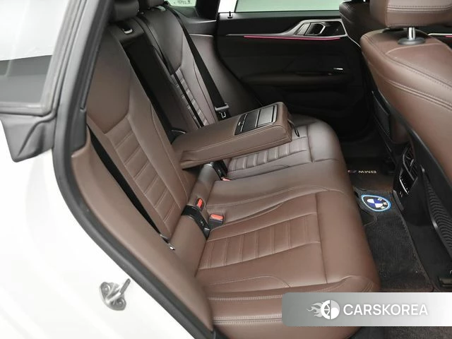 BMW i4 2024 Белый из Кореи, фото 3