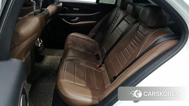 Mercedes-Benz E-Class W213 2022 Белый из Кореи, фото 3