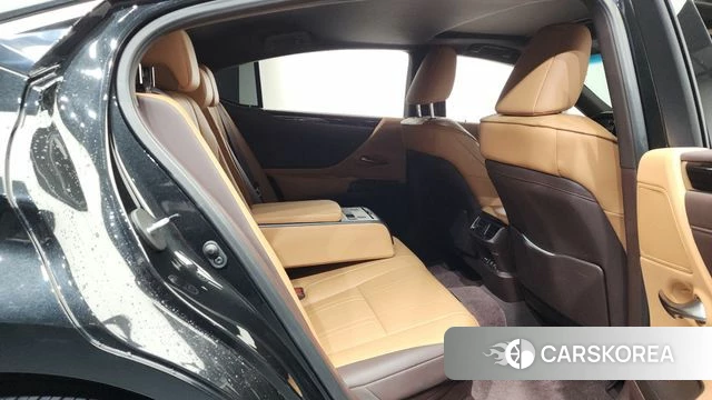 Lexus ES300h 7th generation 2021 Черный из Кореи, фото 3