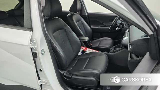 Hyundai Kona (SX2) 2023 Белый из Кореи, фото 3