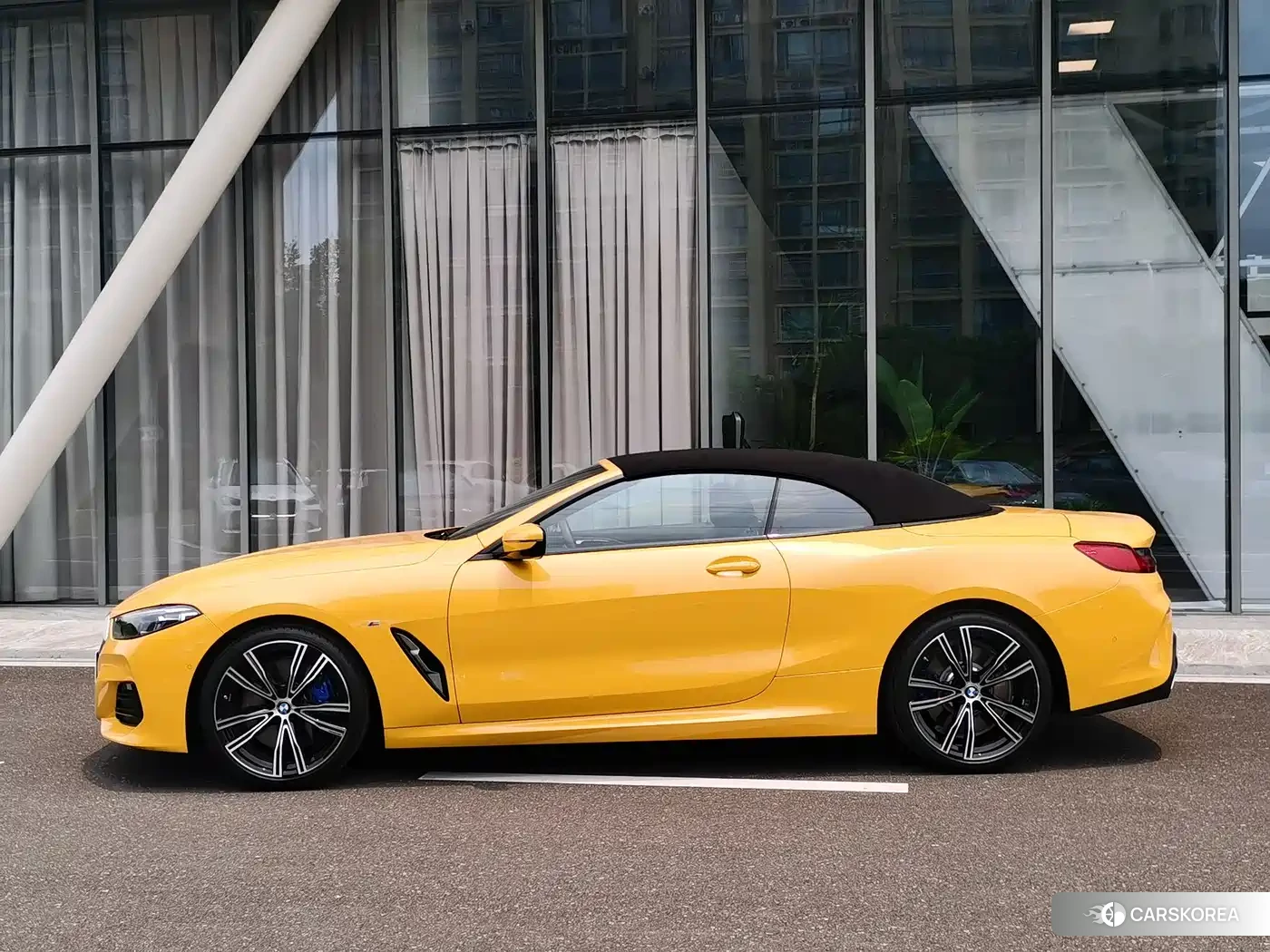 BMW 8 series 2025 Yellow/orange из Китая, фото 3