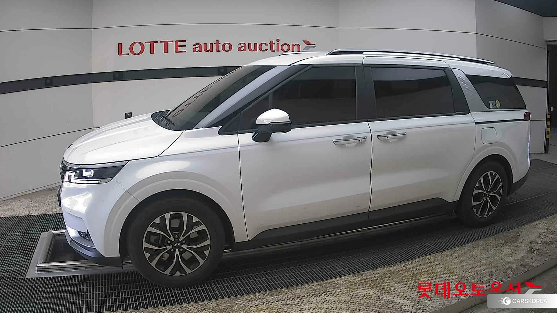 Kia Carnival 2021 Snow White Pearl (optional) из Кореи, фото 3