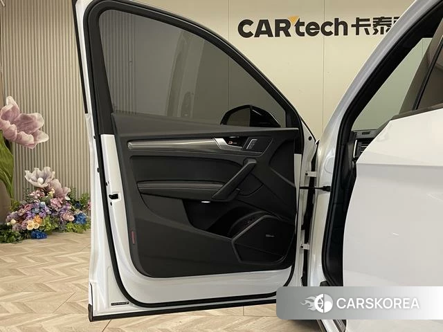 Audi Q5L 2024 Белый из Китая, фото 3