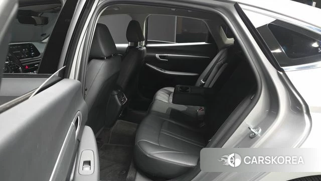 Hyundai Sonata (DN8) 2021 Серебристо-серый из Кореи, фото 3