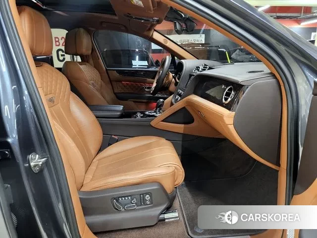 Bentley Bentayga 2021 Серый из Кореи, фото 3