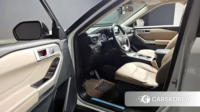 Ford Explorer 6th Generation 2022 Белый из Кореи, фото 3