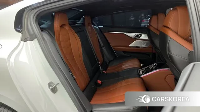 BMW 8 Series (G15) 2022 Белый из Кореи, фото 3