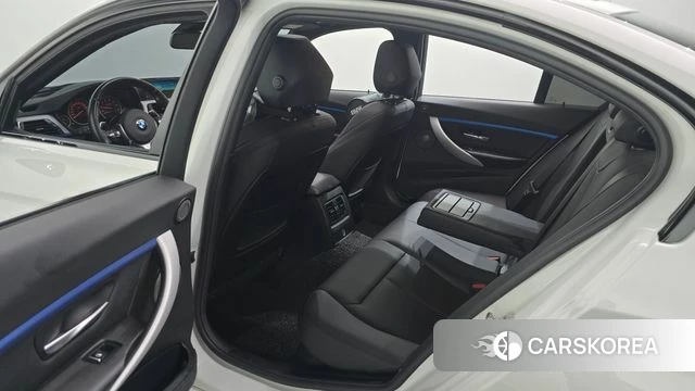 BMW 3 Series (F30) 2018 Белый из Кореи, фото 3