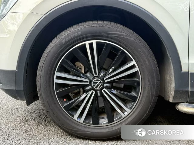 Volkswagen Tiguan L 2021 Черный из Китая, фото 3