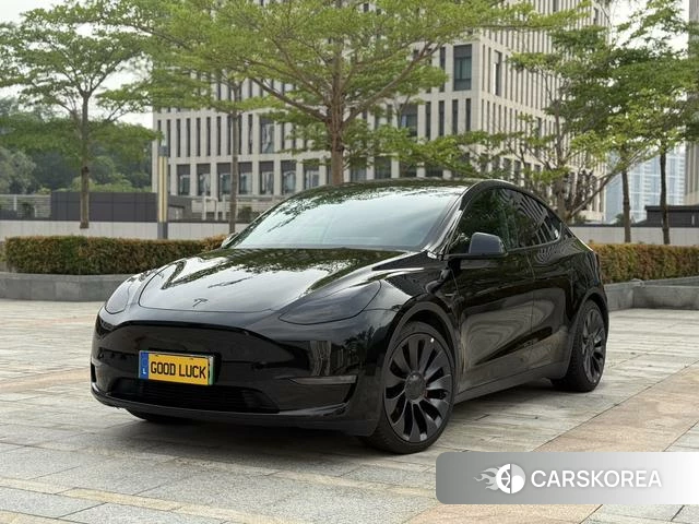 Tesla Model Y 2024 Черный из Китая, фото 3
