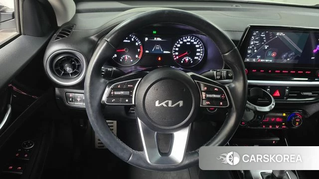 Kia The New K3 2nd generation 2023 Белый из Кореи, фото 3