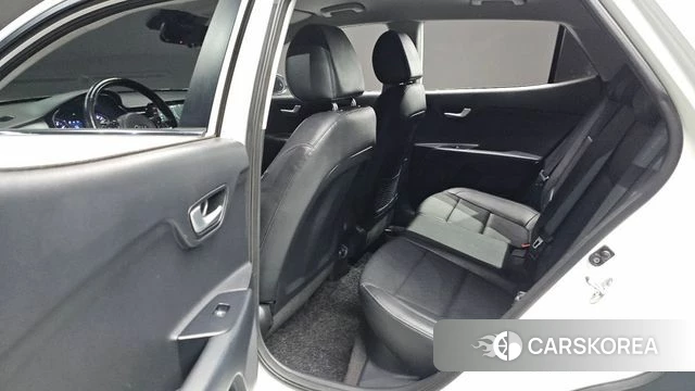 Kia Stonic 2019 Белый из Кореи, фото 3