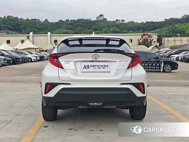 Toyota C-HR 2024 Белый из Китая, фото 3