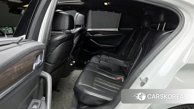 BMW 5 Series (G30) 2018 Белый из Кореи, фото 3