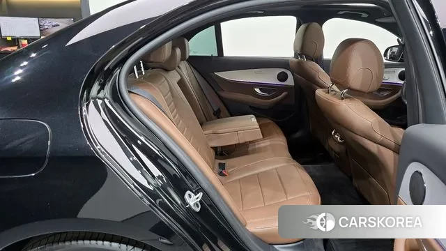 Mercedes-Benz E-Class W213 2021 Черный из Кореи, фото 3