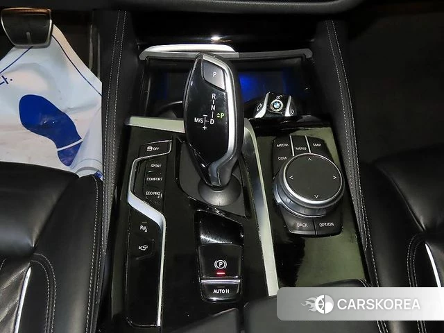 BMW 5 Series (G30) 2021 Белый из Кореи, фото 3