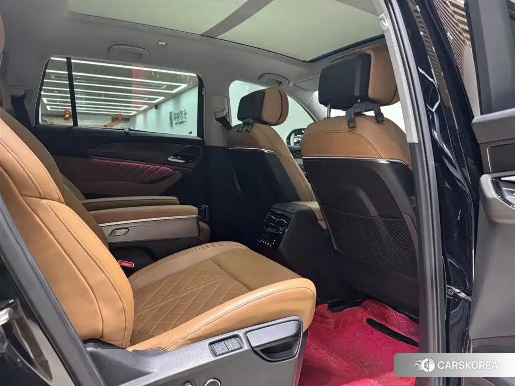 Audi Q6 2024 Черный из Китая, фото 3