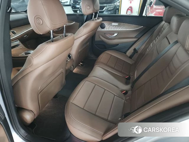 Mercedes-Benz E-Class W213 2022 Серебряный из Кореи, фото 3