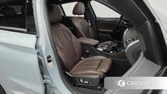 BMW X4 (G02) 2023 Серебристо-серый из Кореи, фото 3