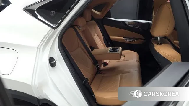 Lexus NX450h + 2nd generation 2024 Белый из Кореи, фото 3