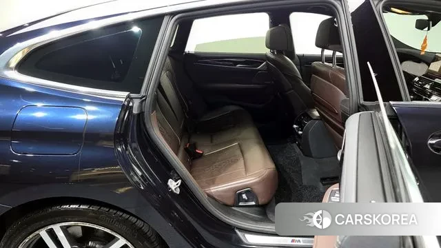 BMW 6 Series GT (G32) 2023 Черный из Кореи, фото 3