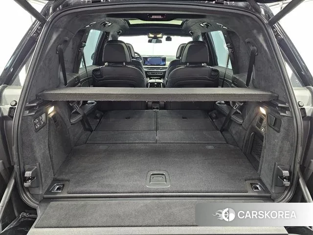 BMW X7 (G07) 2024 Черный из Кореи, фото 3