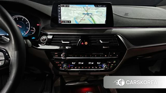 BMW 5 Series (G30) 2018 Серый из Кореи, фото 3