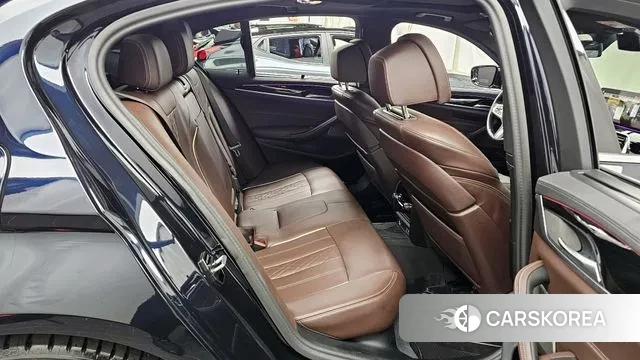 BMW 5 Series (G30) 2023 Черный из Кореи, фото 3