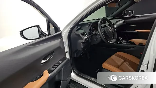 Lexus UX300e 2022 Белый из Кореи, фото 3