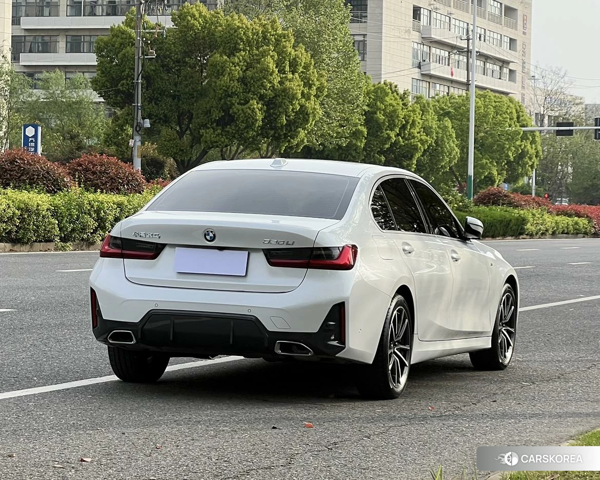 BMW 3 series 2022 Белый из Китая, фото 3