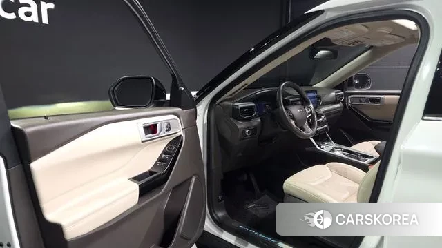 Ford Explorer 6th Generation 2022 Белый из Кореи, фото 3