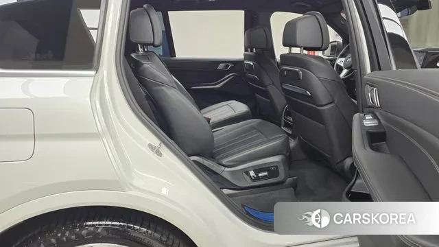 BMW X7 (G07) 2025 Белый из Кореи, фото 3