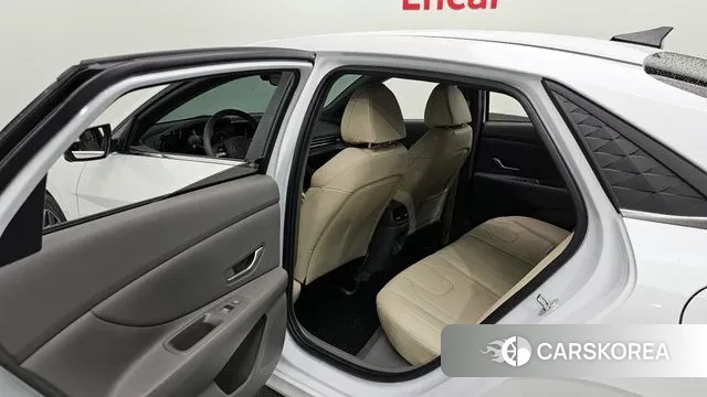 Hyundai The New Avante (CN7) 2023 Белый из Кореи, фото 3