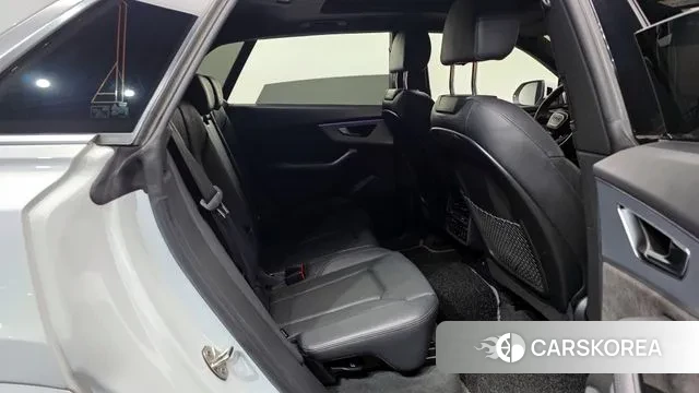 Audi Q8 (4M) 2021 Белый из Кореи, фото 3