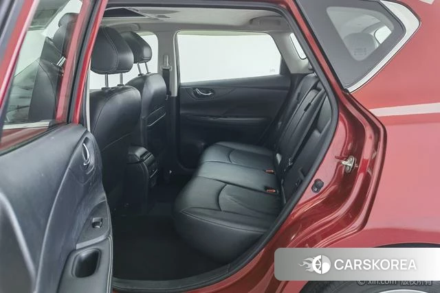 Nissan TIIDA 2021 Красный из Китая, фото 3