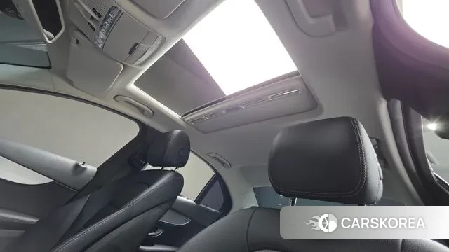 Mercedes-Benz C-Class W205 2018 Белый из Кореи, фото 3