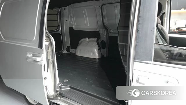 Hyundai Staria 2021 Серебристо-серый из Кореи, фото 3