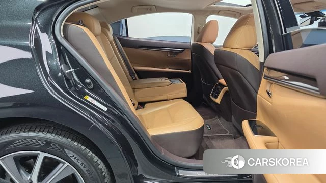 Lexus New ES300h 2018 Черный из Кореи, фото 3