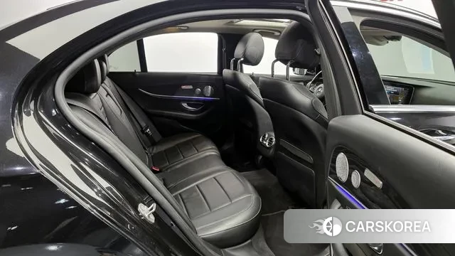 Mercedes-Benz E-Class W213 2018 Черный из Кореи, фото 3